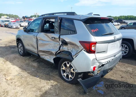 2022 Honda Passport Trail Sport z USA, uszkodzony, nr VIN 5FNYF8H68NB025262